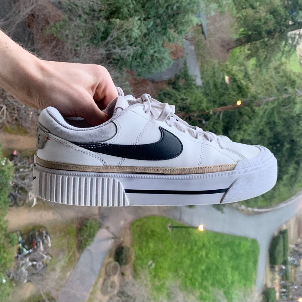 Nike Court Legacy Lift Women’s Platform Shoes Size 9.5